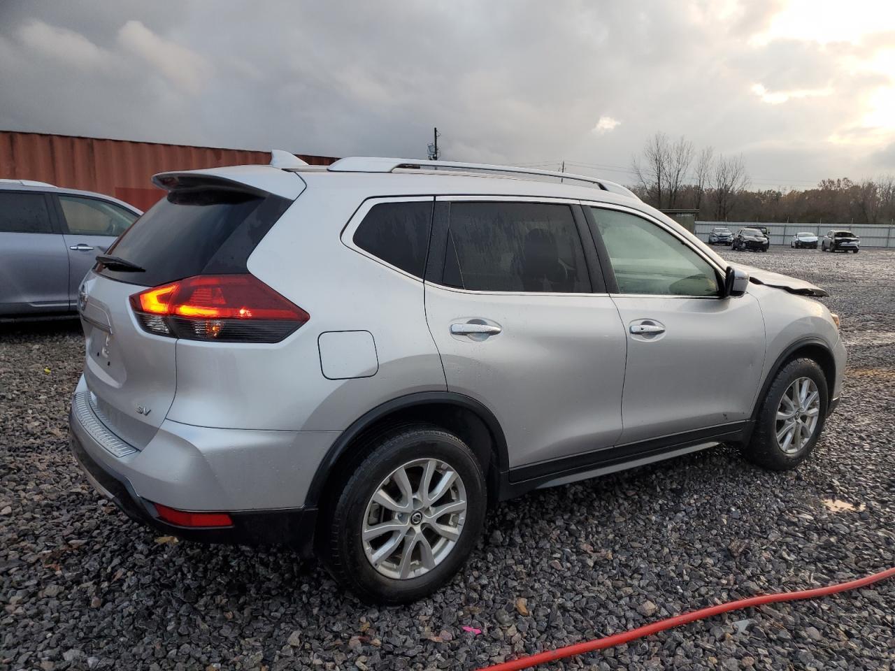 2018 Nissan Rogue S - Image 3