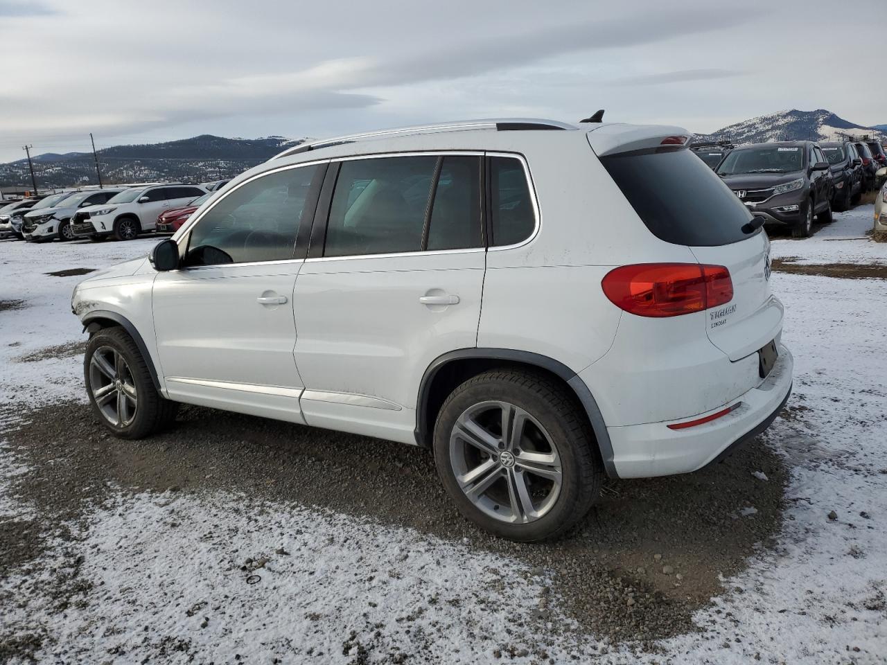 2017 Volkswagen Tiguan Sport - Фото 2