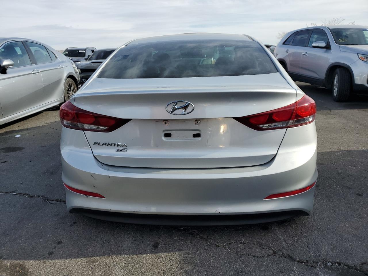 2018 Hyundai Elantra Se - Image 6