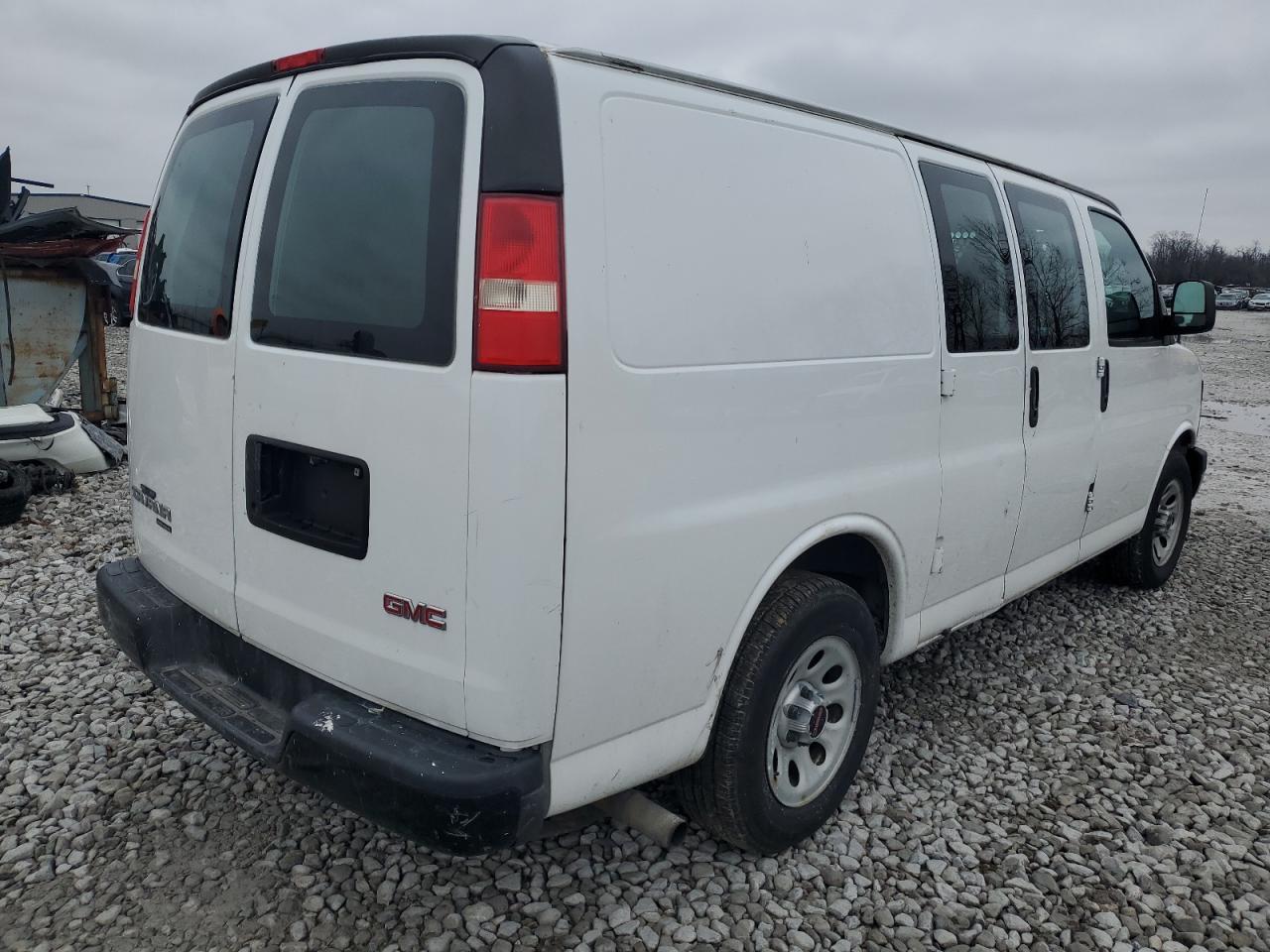 2013 GMC Savana G1500 - Image 3