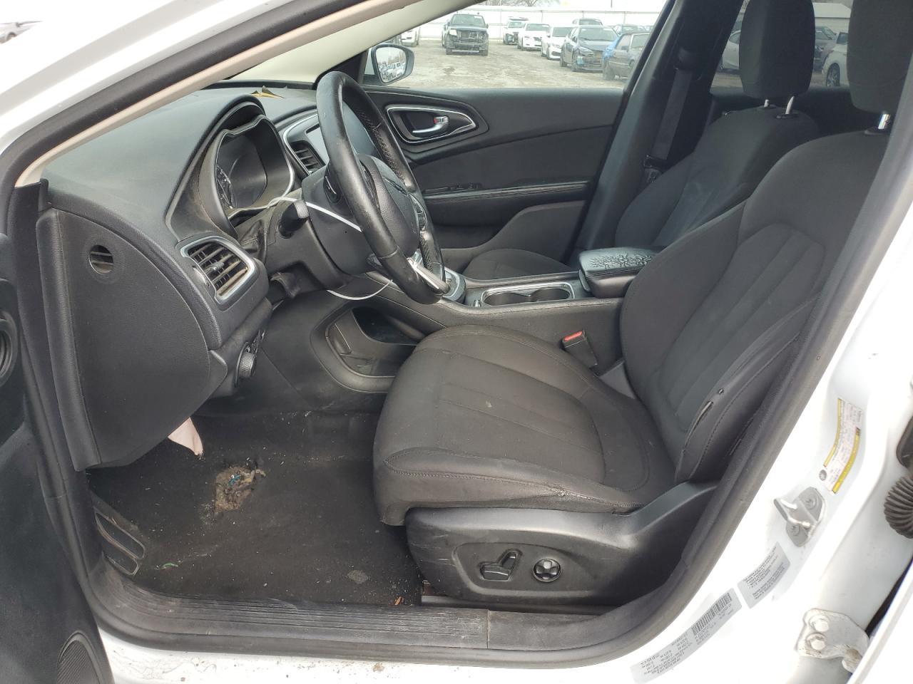2015 Chrysler 200 Limited - Фото 7