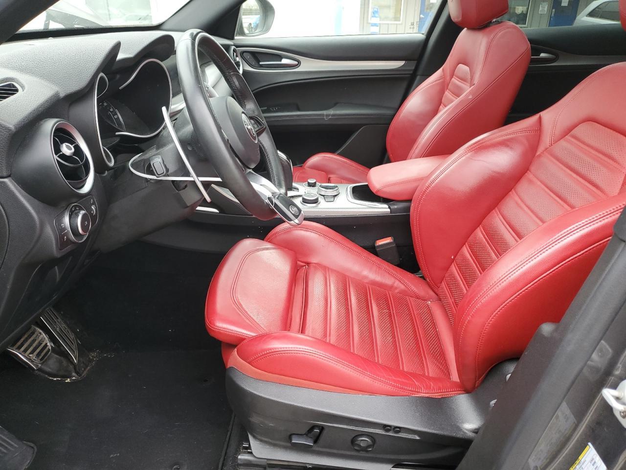 2022 Alfa Romeo Stelvio Ti - Image 7