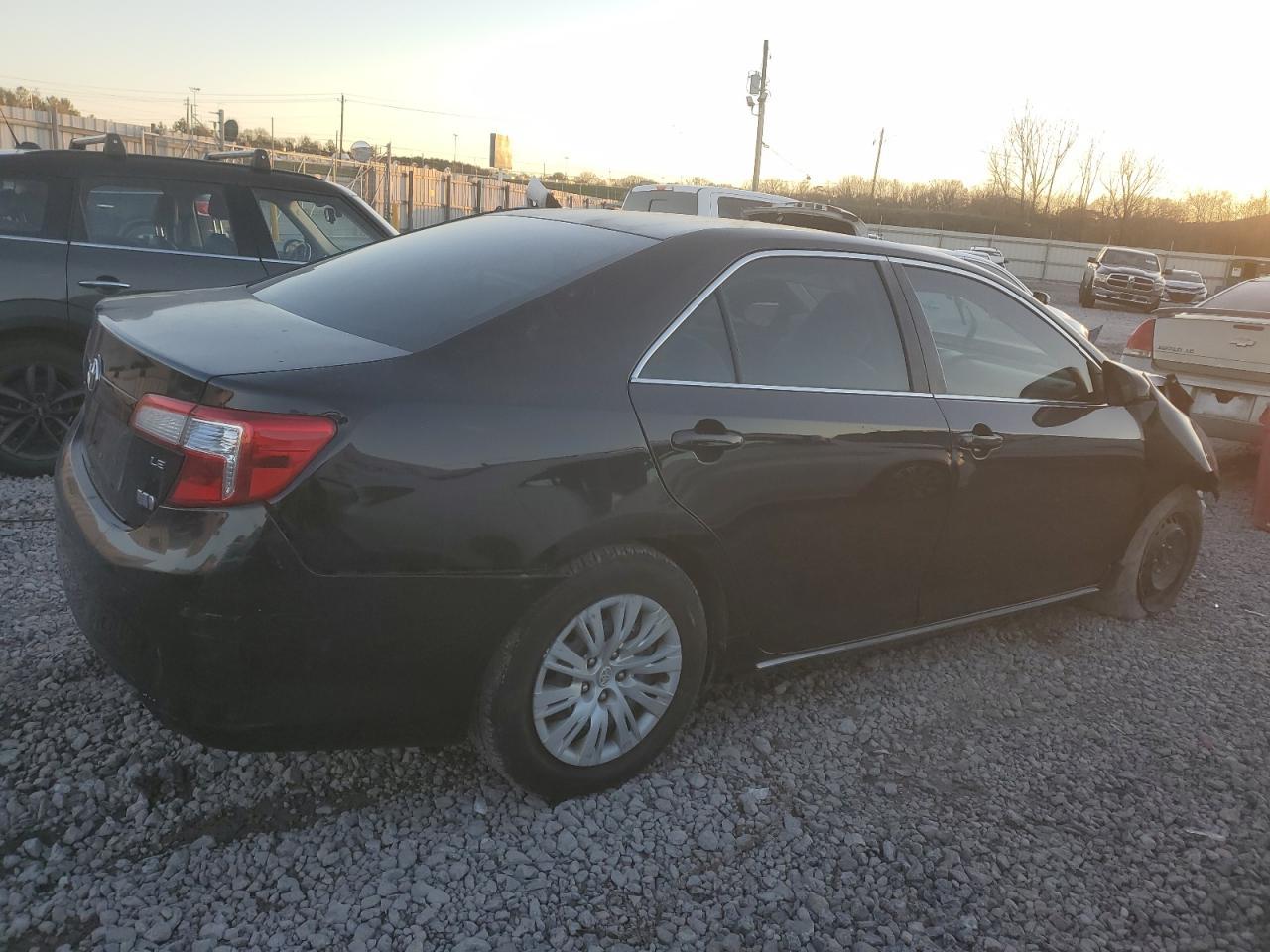 2013 Toyota Camry Hybrid - Фото 3