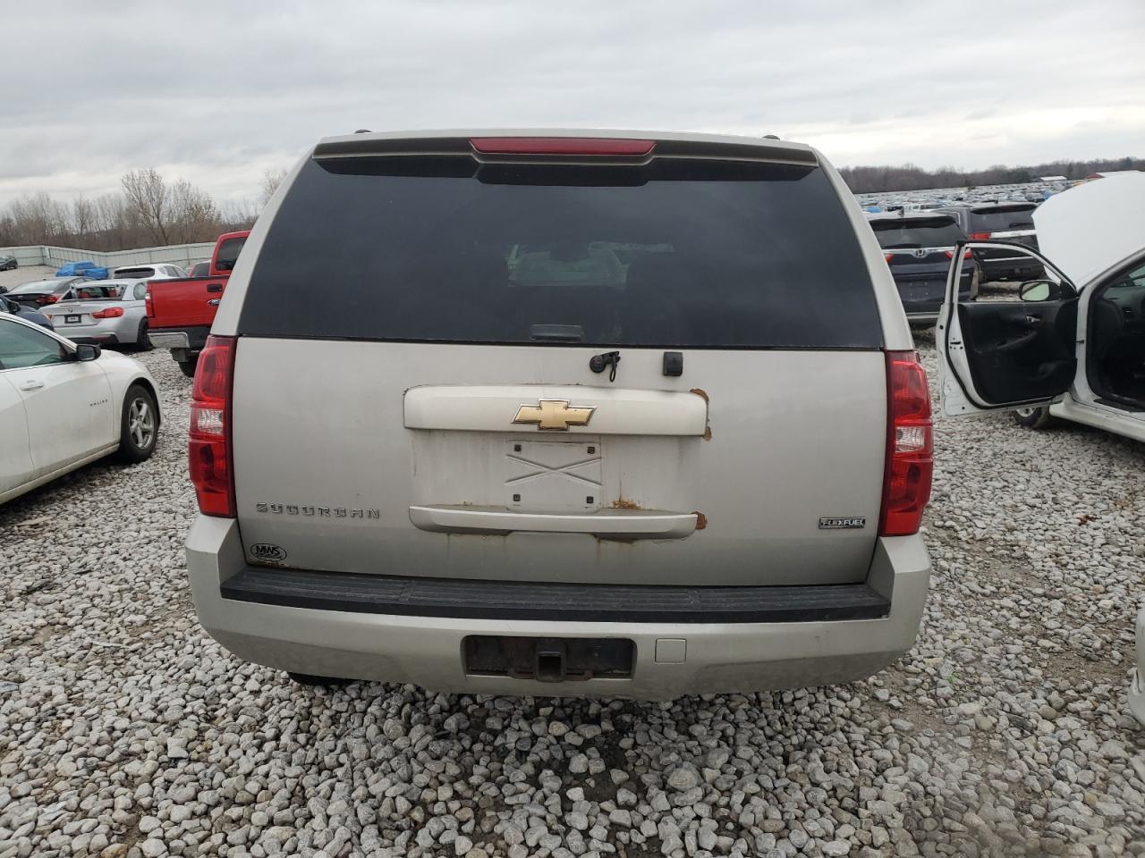 2007 Chevrolet Suburban K1500 - Image 6