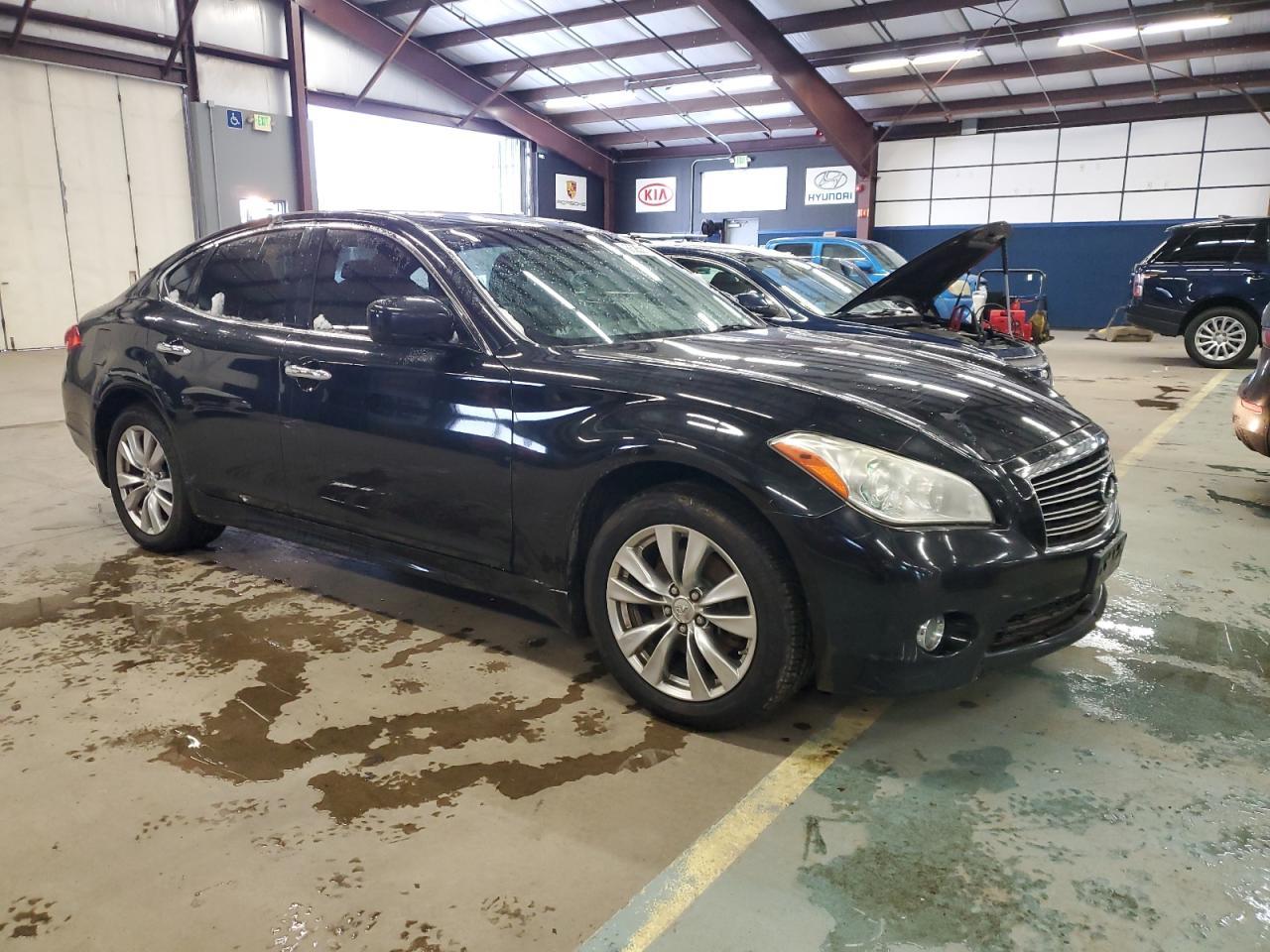 2012 Infiniti M37 X - Image 4