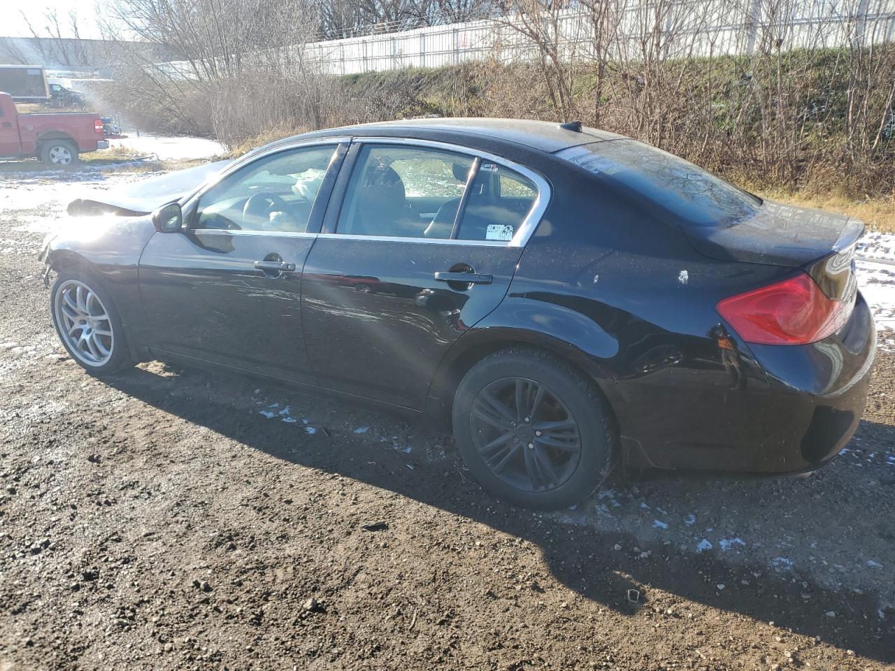 2011 Infiniti G37 - Фото 2