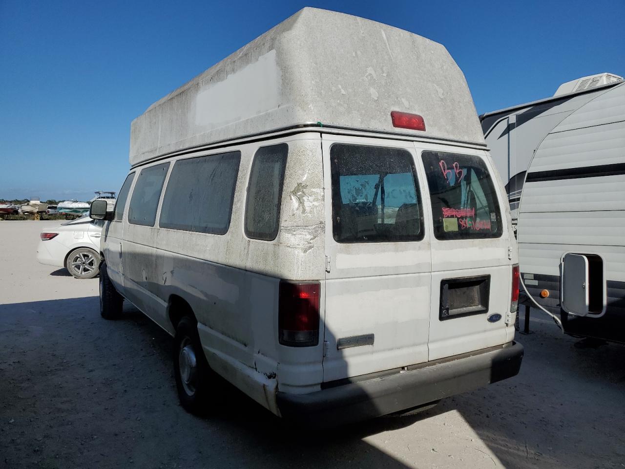 2006 Ford Econoline E350 Super Duty Van - Фото 2