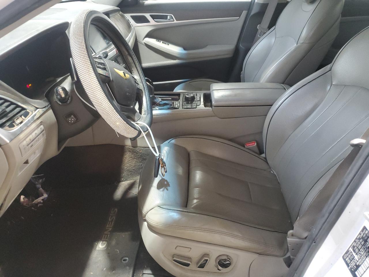 2015 Hyundai Genesis 3.8L - Фото 7