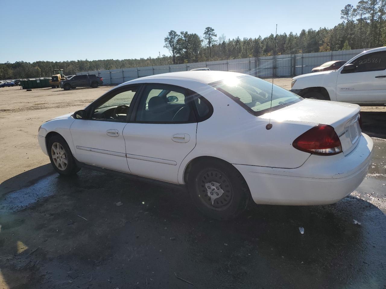 2005 Ford Taurus Se - Фото 2