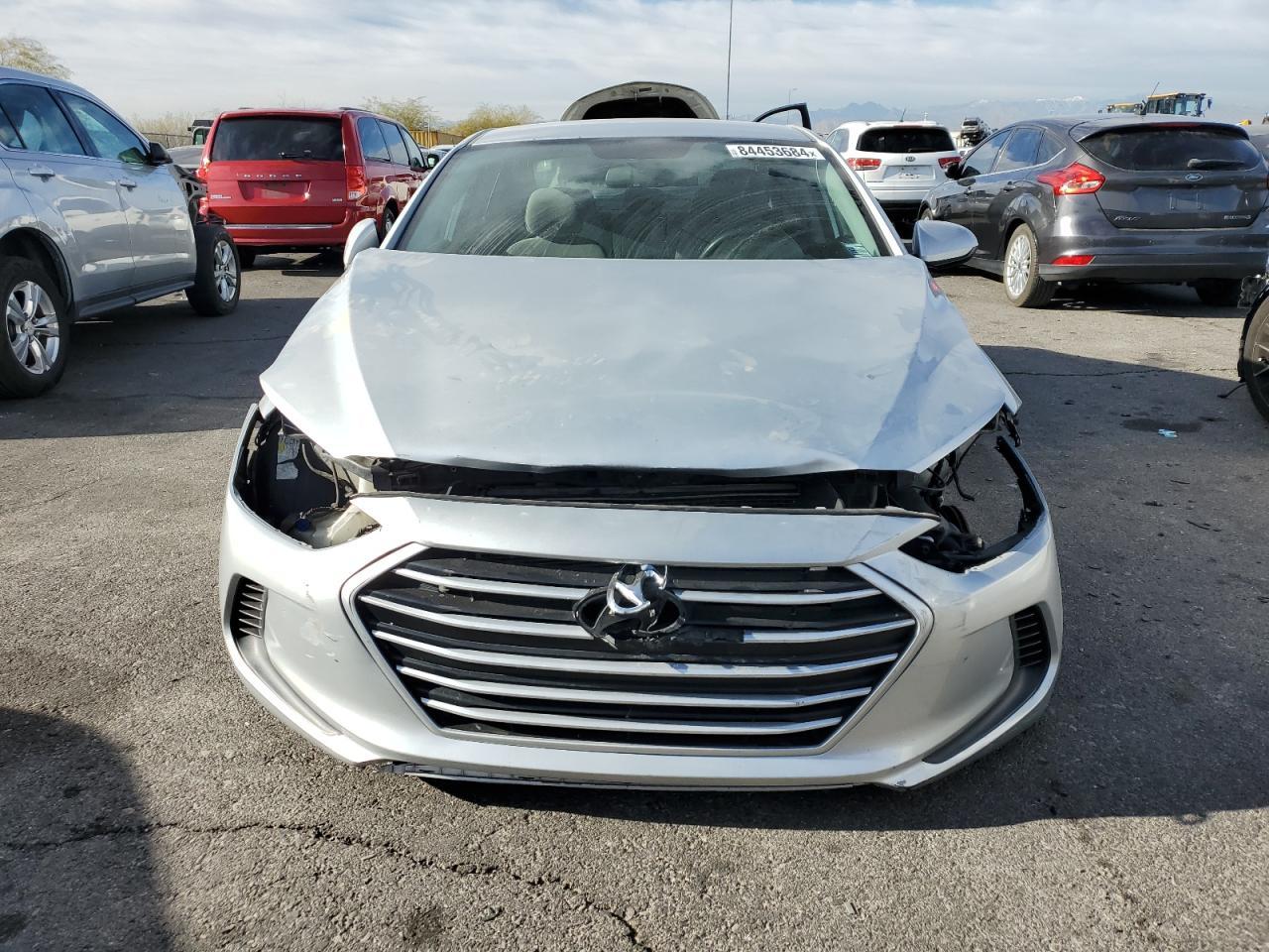 2018 Hyundai Elantra Se - Image 5