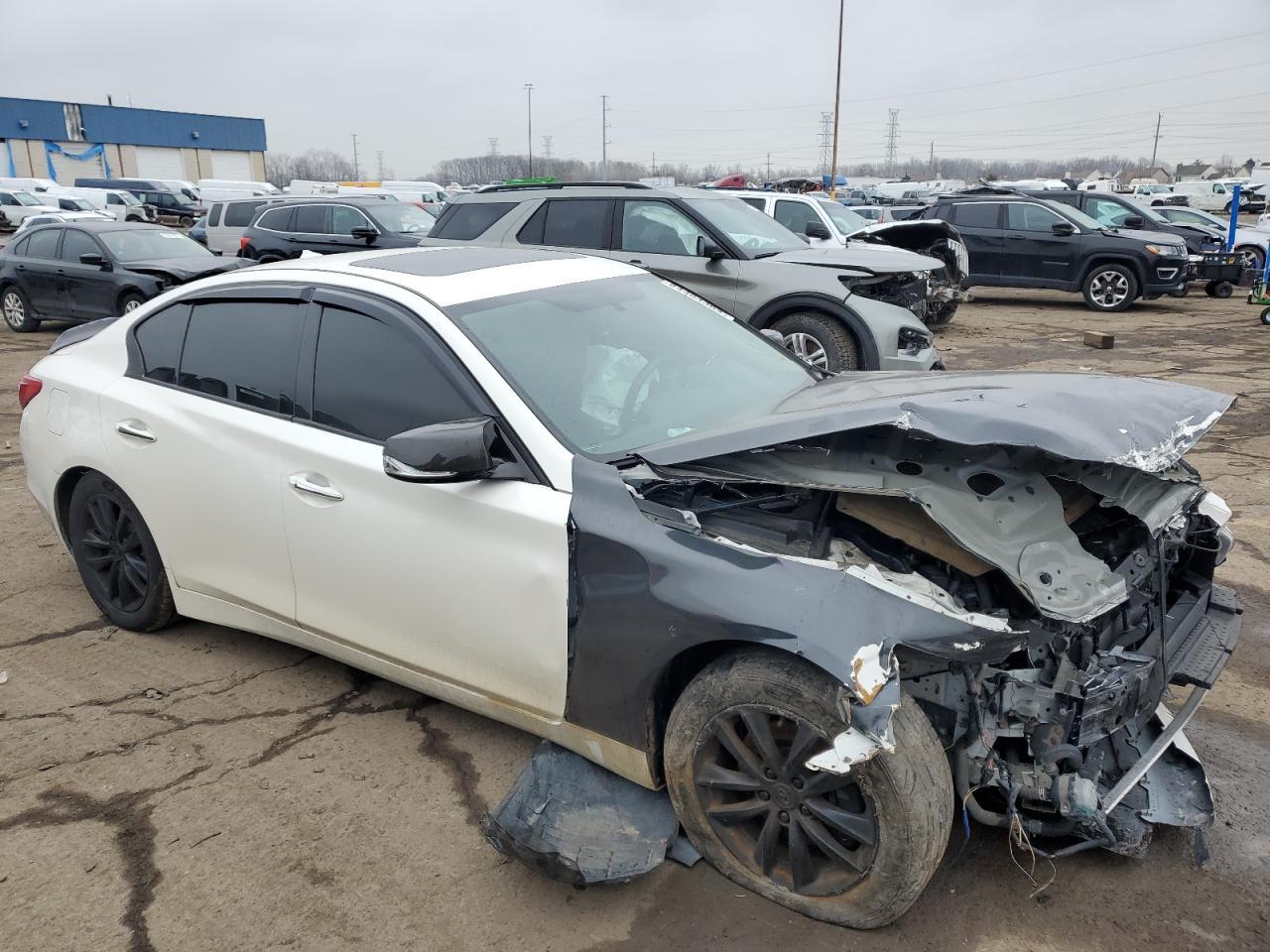 2016 Infiniti Q50 Premium - Image 4