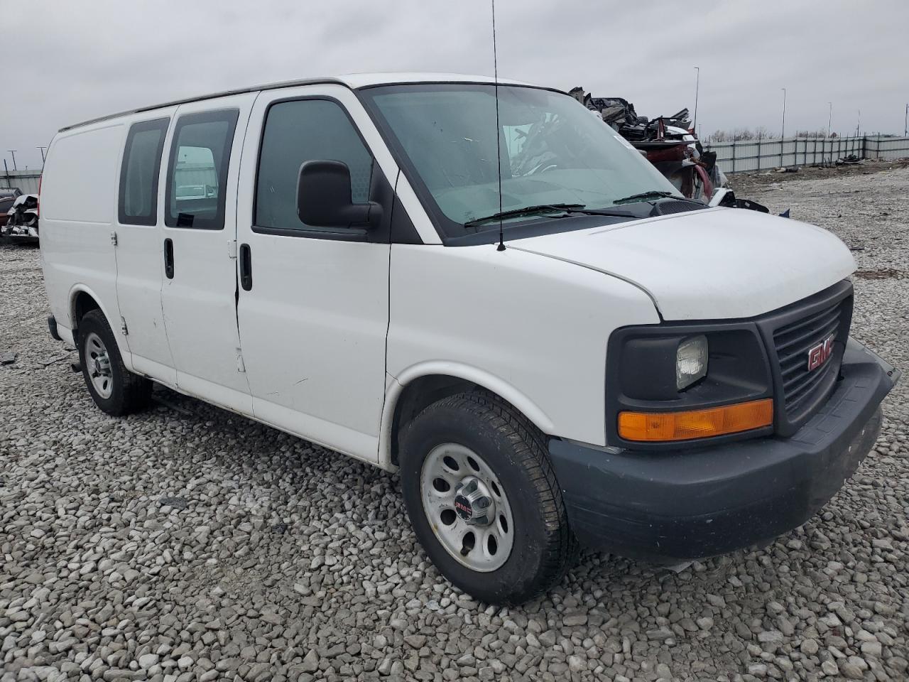 2013 GMC Savana G1500 - Image 4