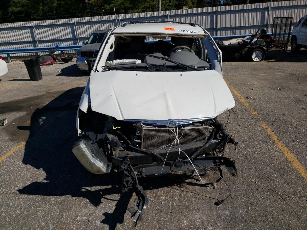 2010 Chrysler Town & Country Touring - Фото 5