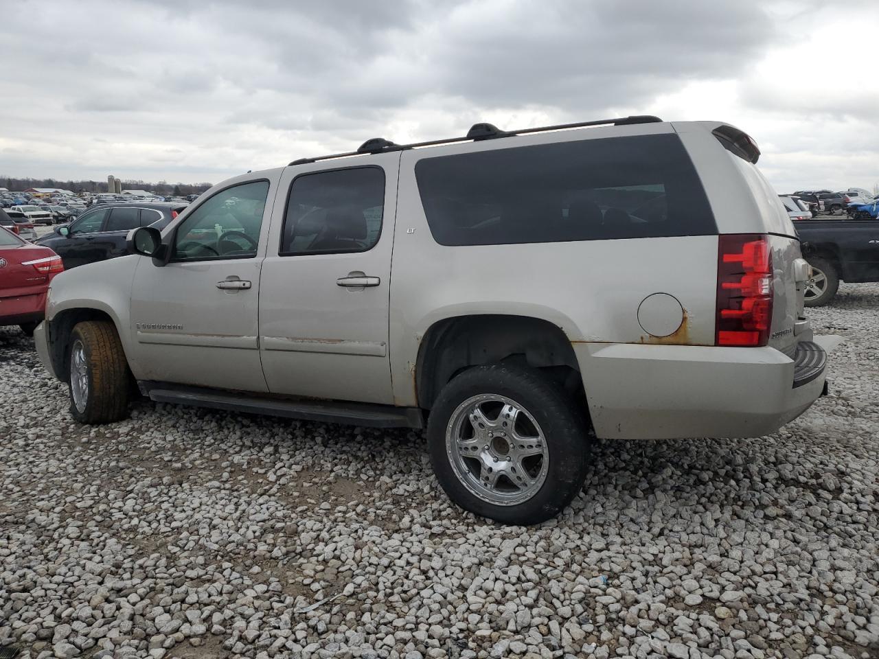 2007 Chevrolet Suburban K1500 - Image 2
