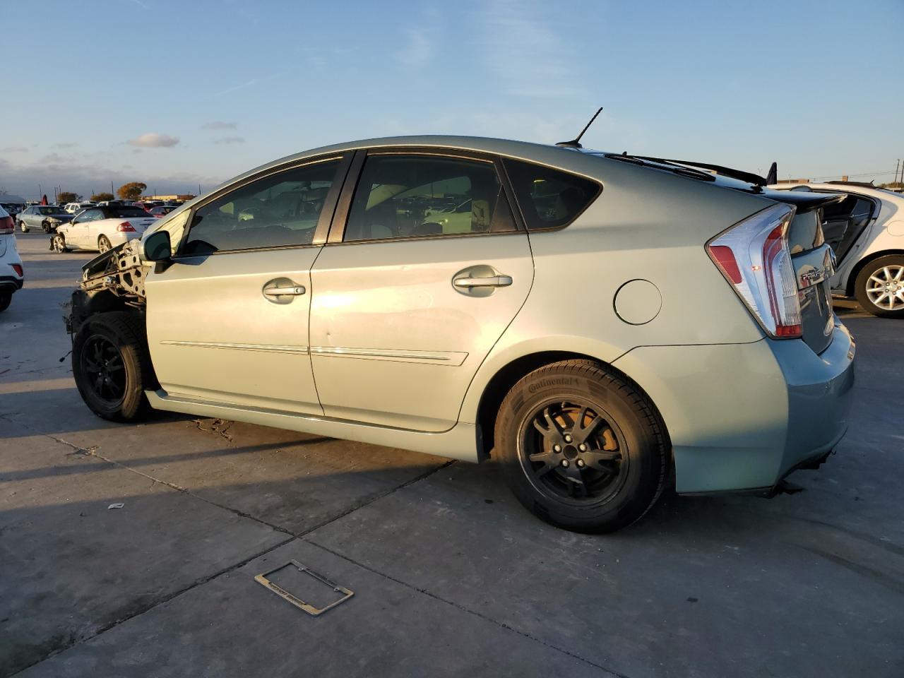 2014 Toyota Prius Three - Фото 2