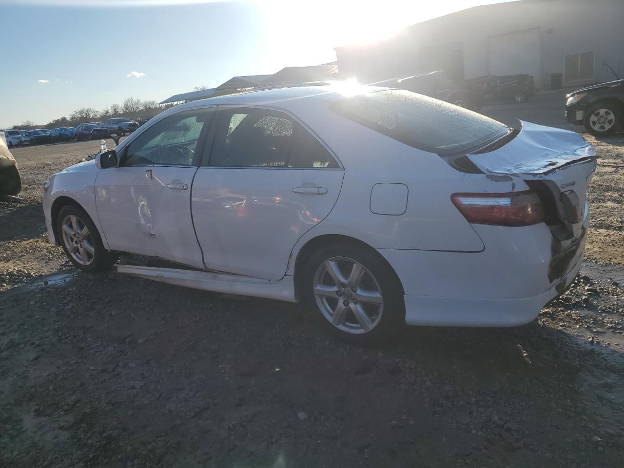 2007 Toyota Camry Le - Image 2