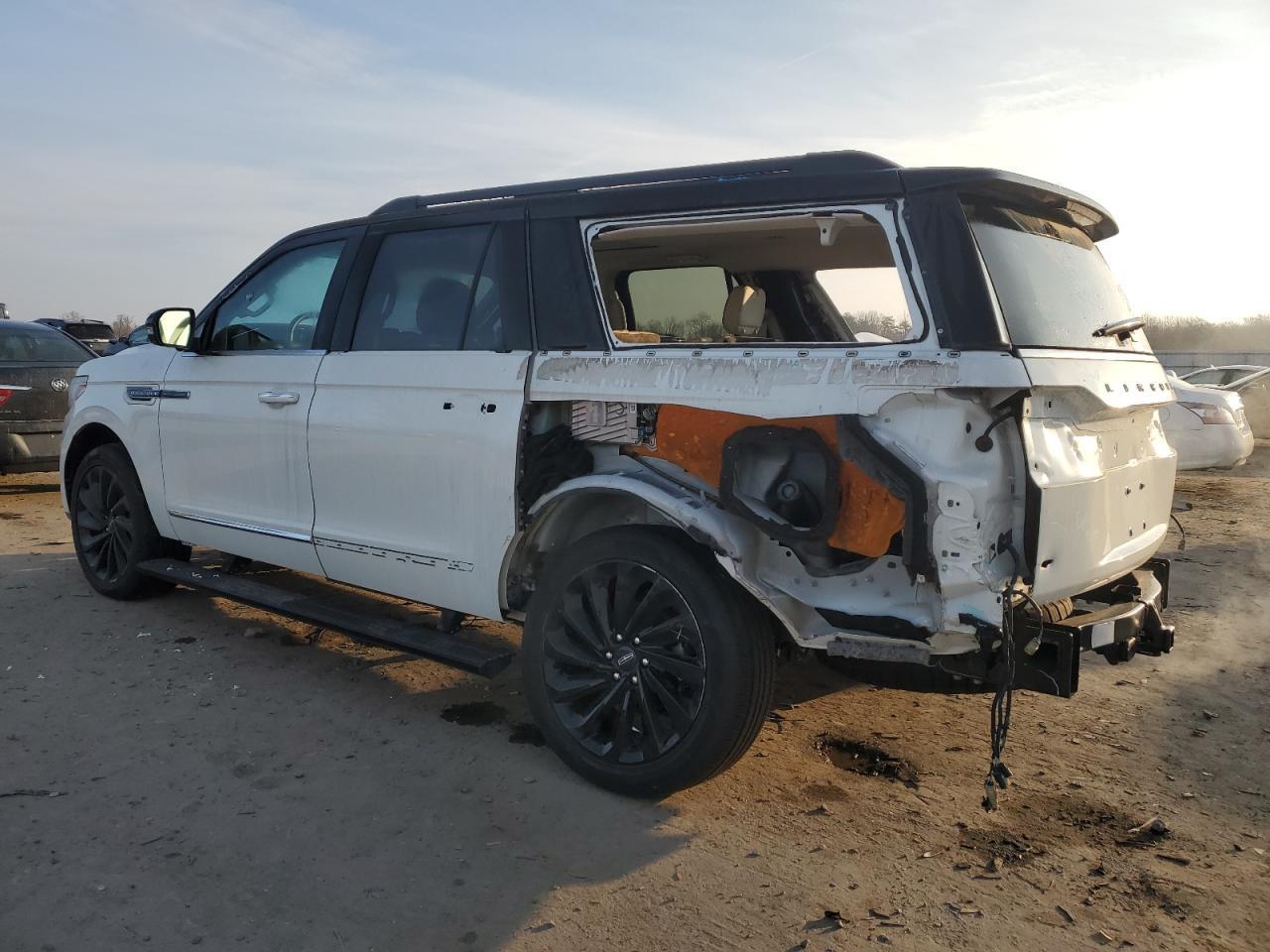 2021 Lincoln Navigator L Black Label - Image 2