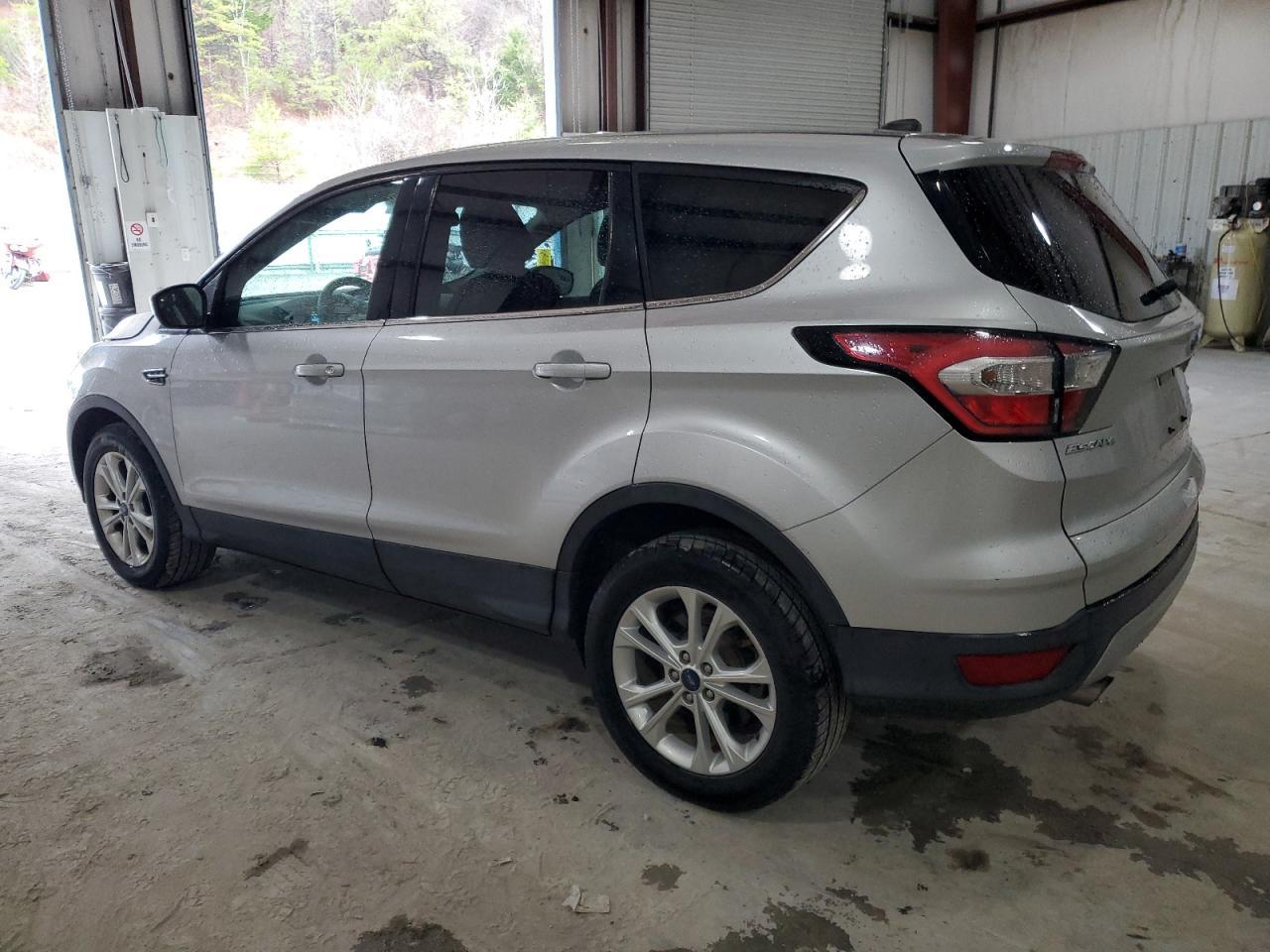 2017 Ford Escape Se - Фото 2
