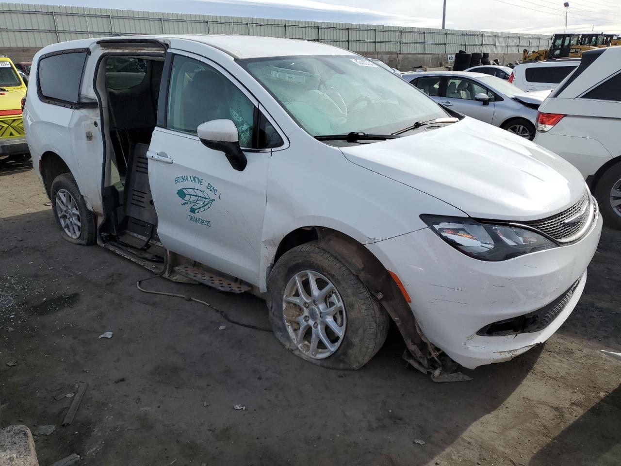 2022 Chrysler Voyager Lx - Фото 4