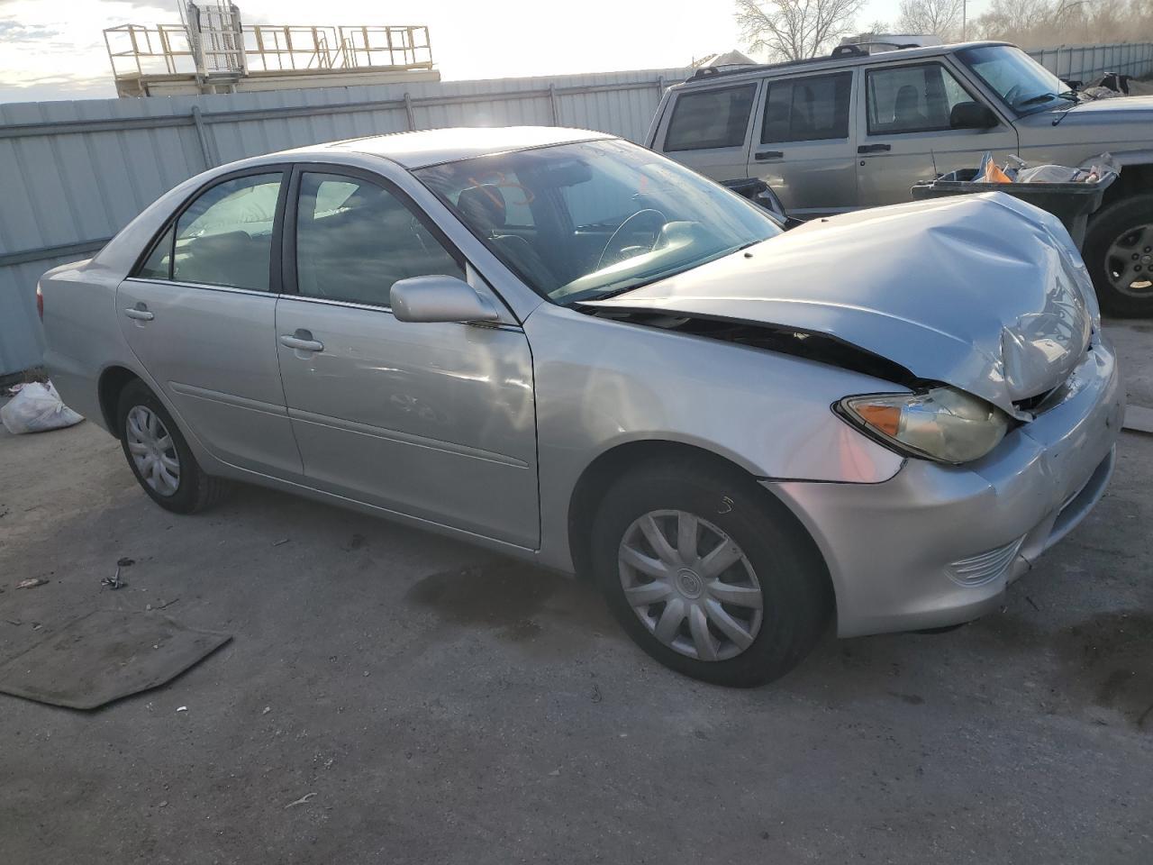 2005 Toyota Camry Le - Image 4
