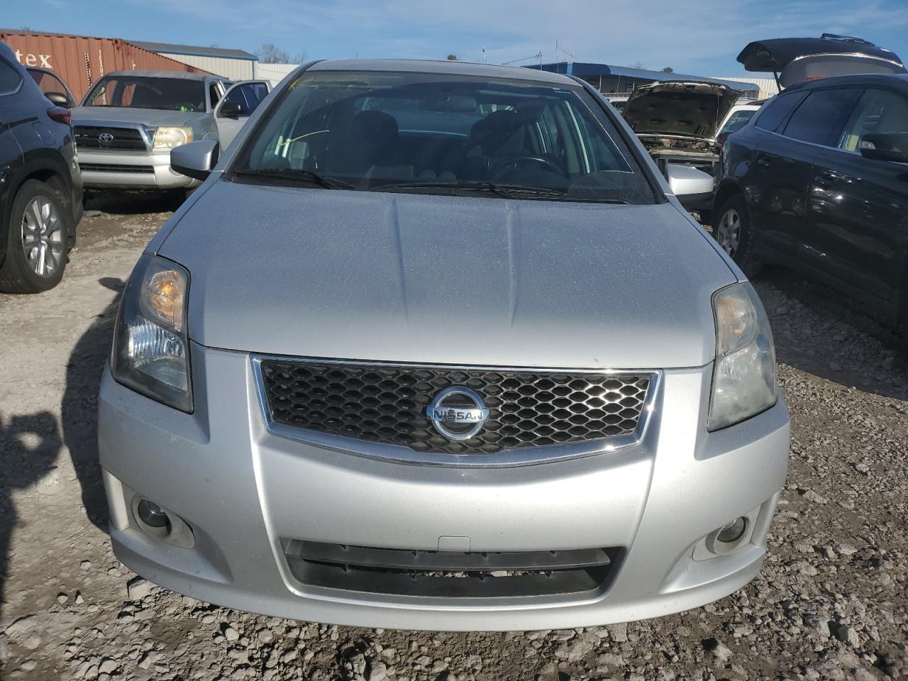 2011 Nissan Sentra Se-R - Фото 5