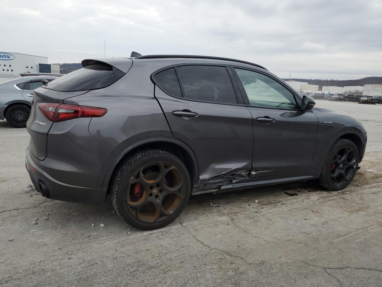 2022 Alfa Romeo Stelvio Ti - Image 3