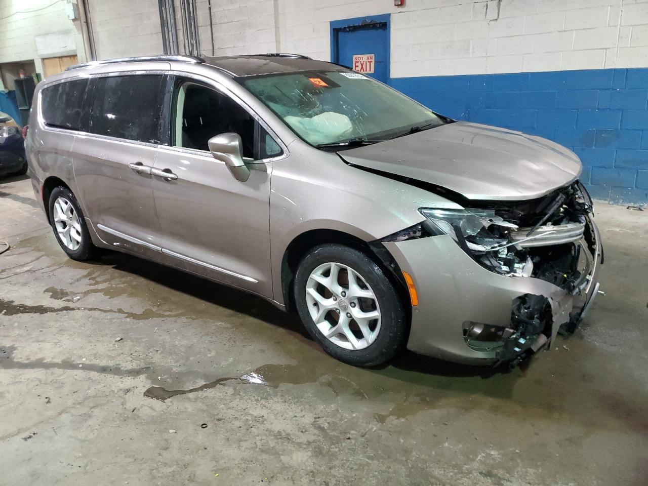 2017 Chrysler Pacifica Touring L Plus - Image 4