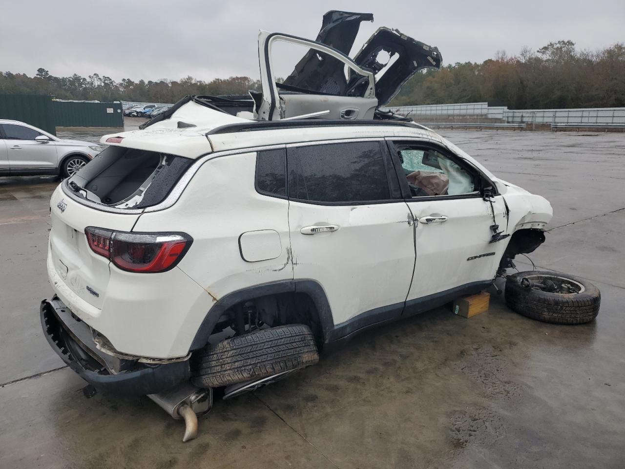 2020 Jeep Compass Latitude - Фото 3