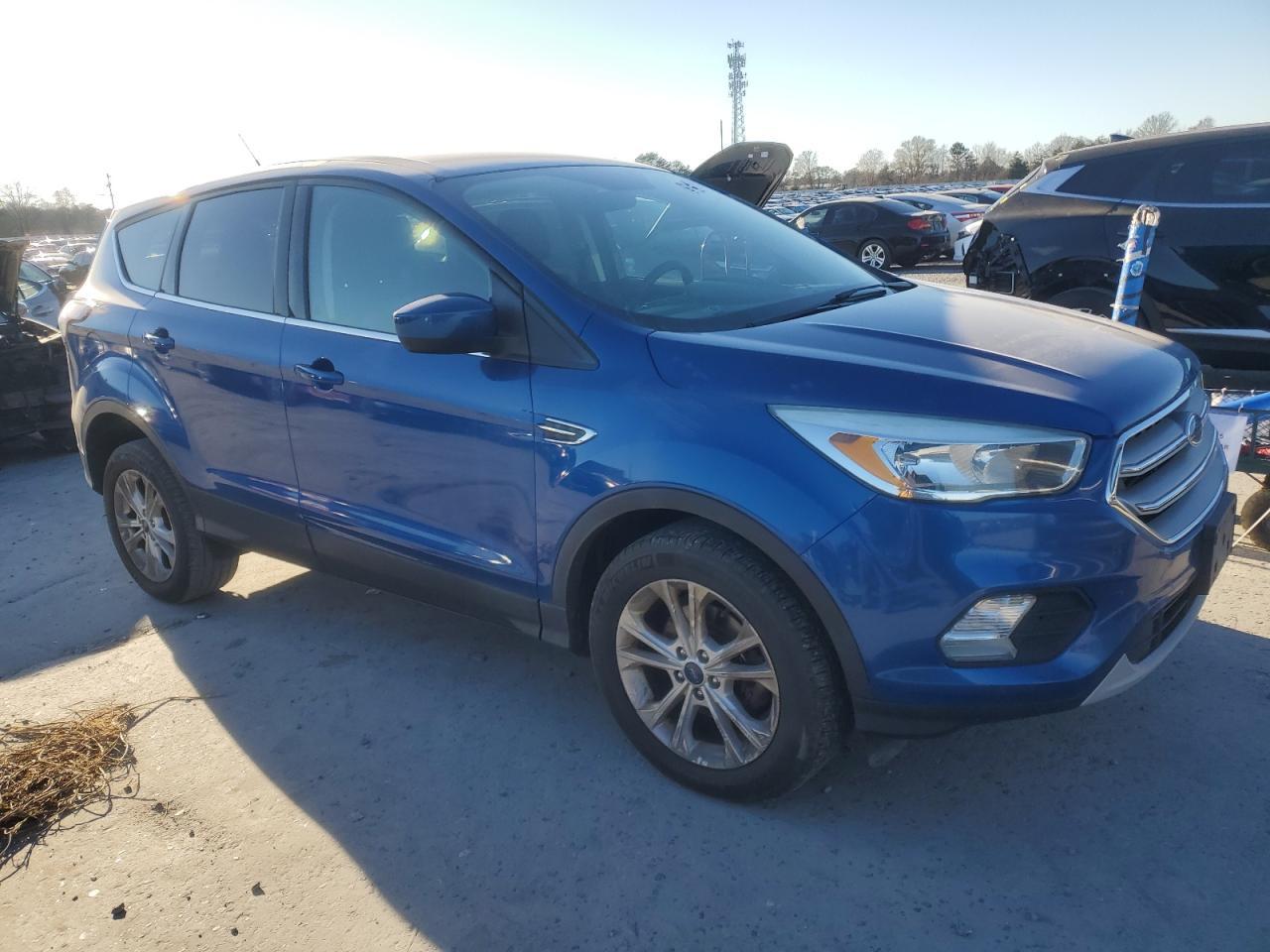 2017 Ford Escape Se - Фото 4