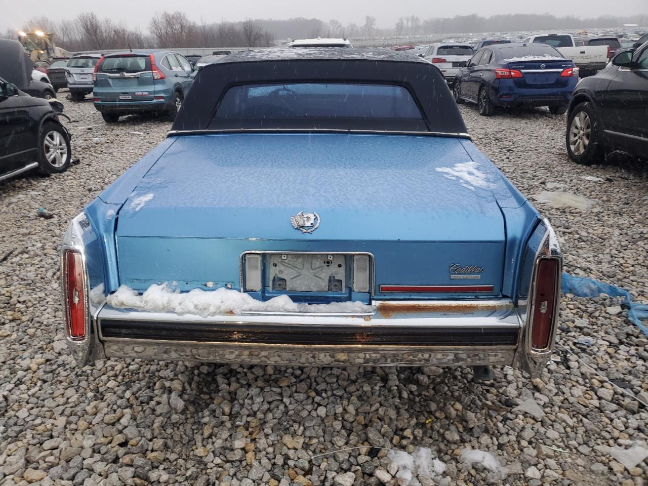 1989 Cadillac Brougham - Image 6