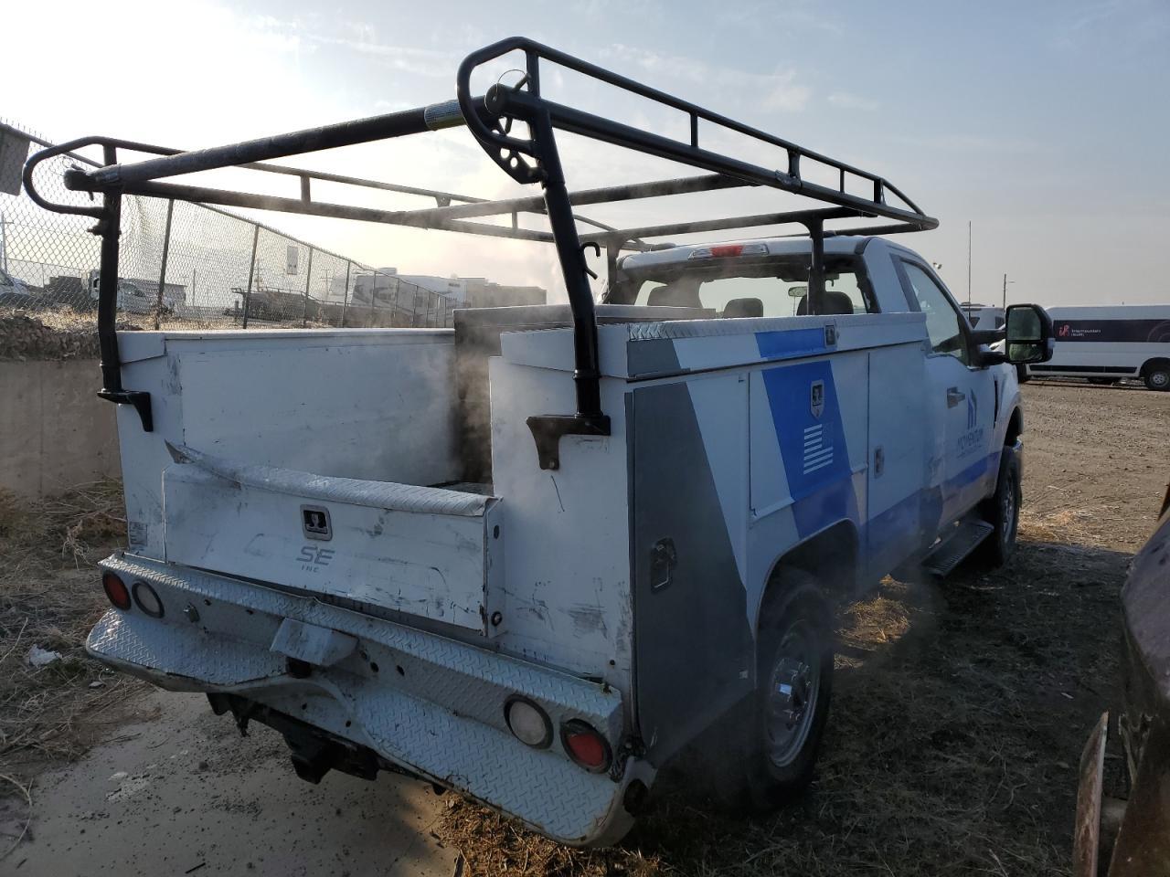 2022 Ford F250 Super Duty - Image 3