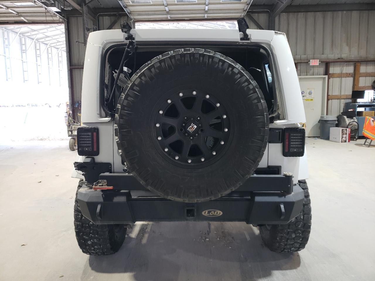 2014 Jeep Wrangler Unlimited Sahara - Фото 6