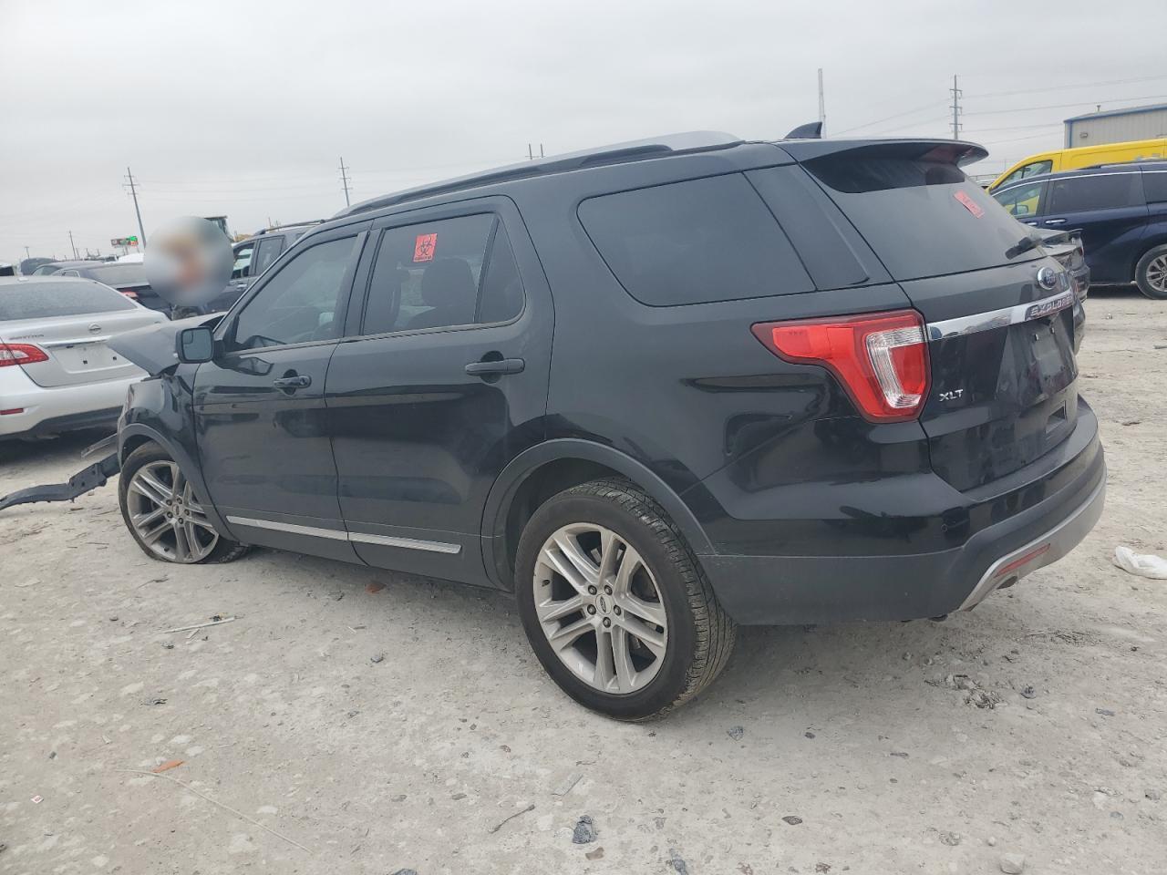 2016 Ford Explorer Xlt - Image 2