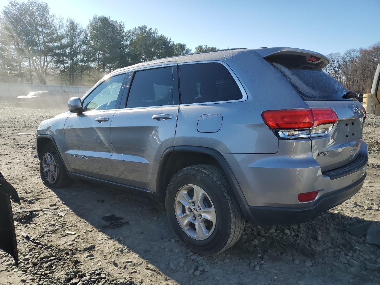2015 Jeep Grand Cherokee Laredo - Image 2