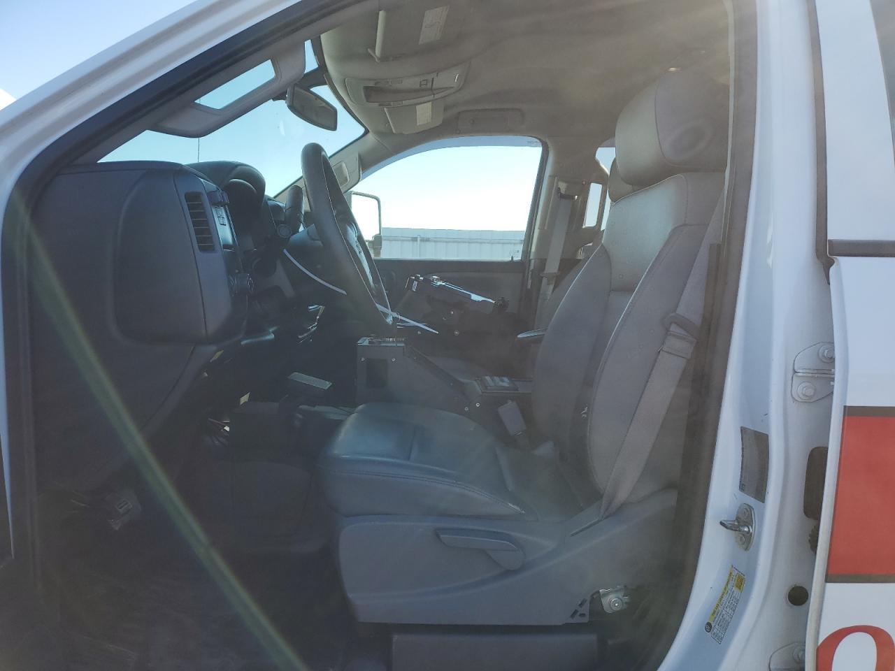 2016 Chevrolet Silverado K3500 - Image 7
