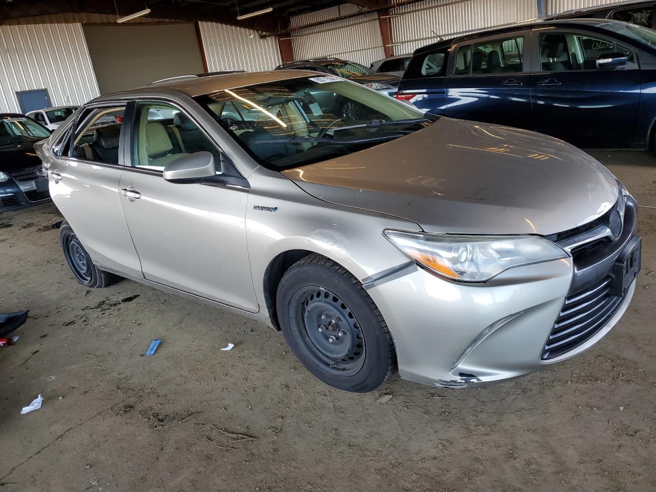 2017 Toyota Camry Hybrid - Image 4