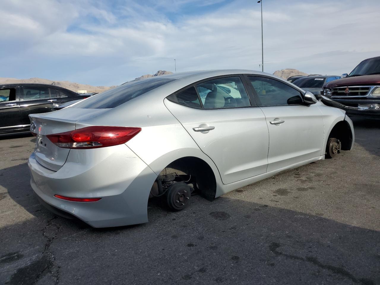 2018 Hyundai Elantra Se - Image 3