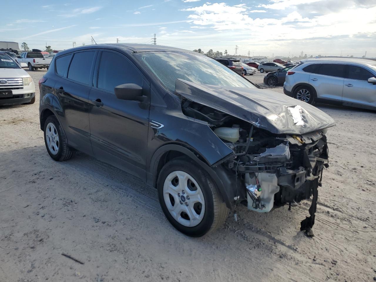 2019 Ford Escape S - Image 4