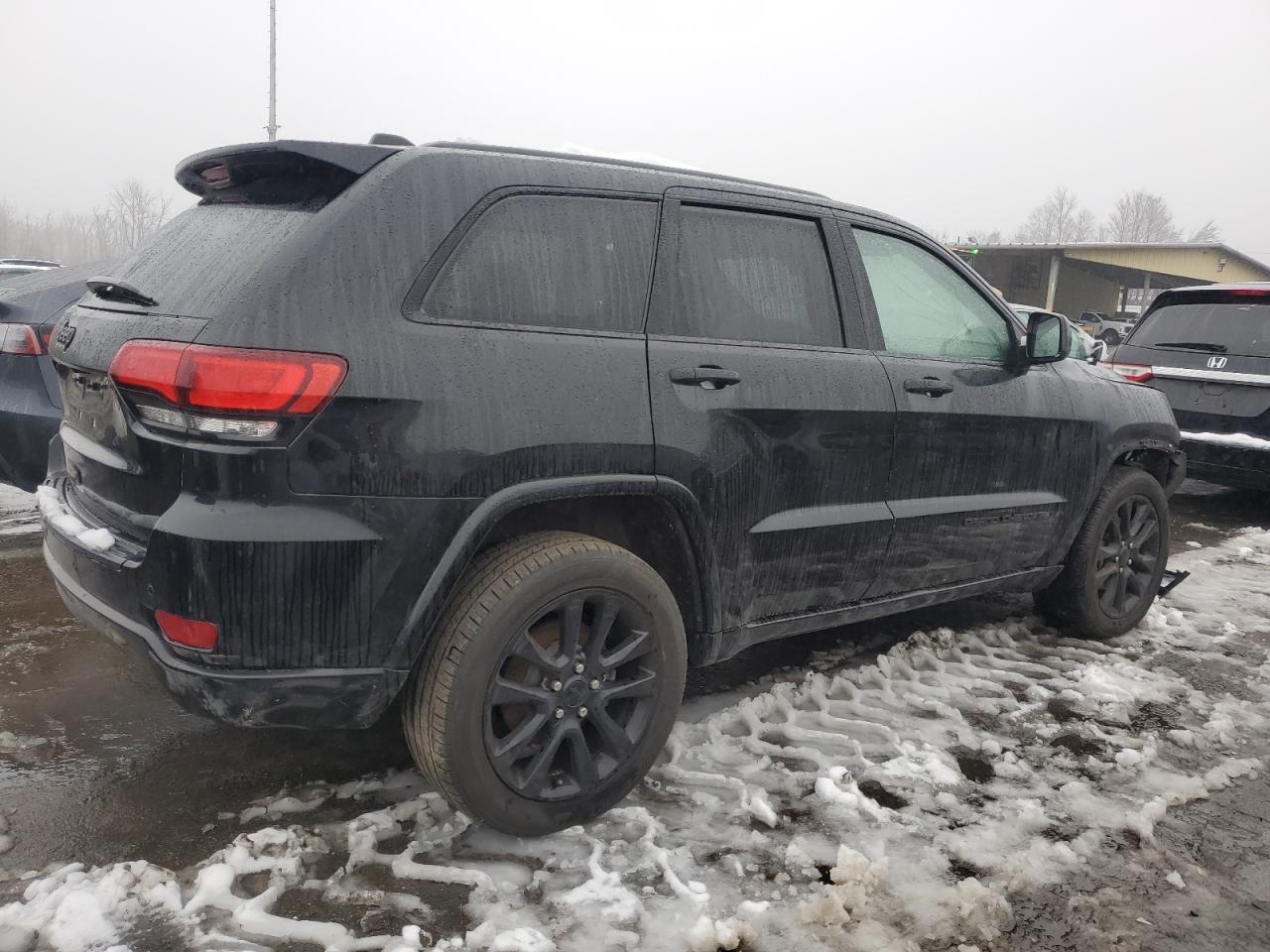 2018 Jeep Grand Cherokee Laredo - Image 3