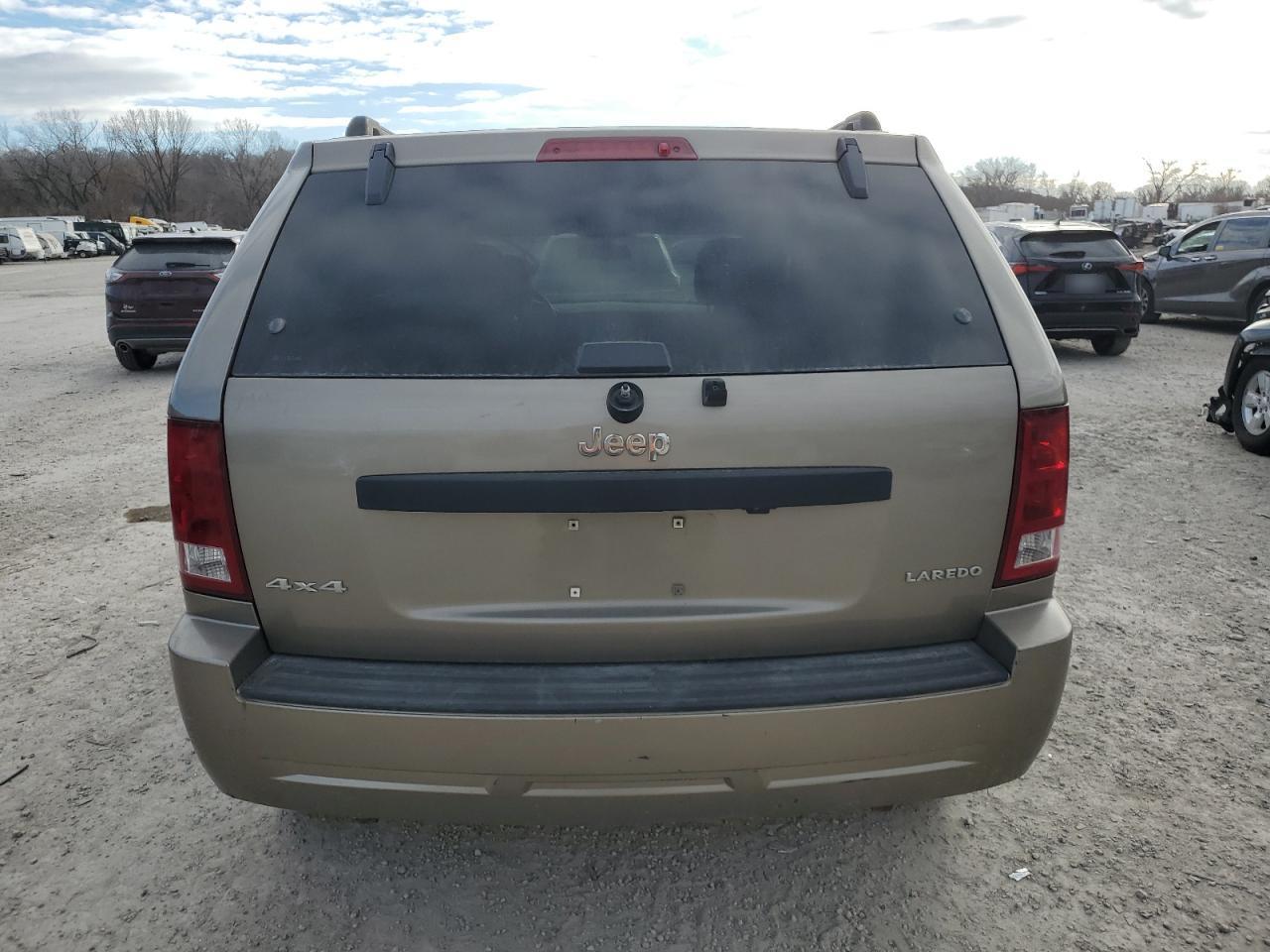 2005 Jeep Grand Cherokee Laredo - Image 6