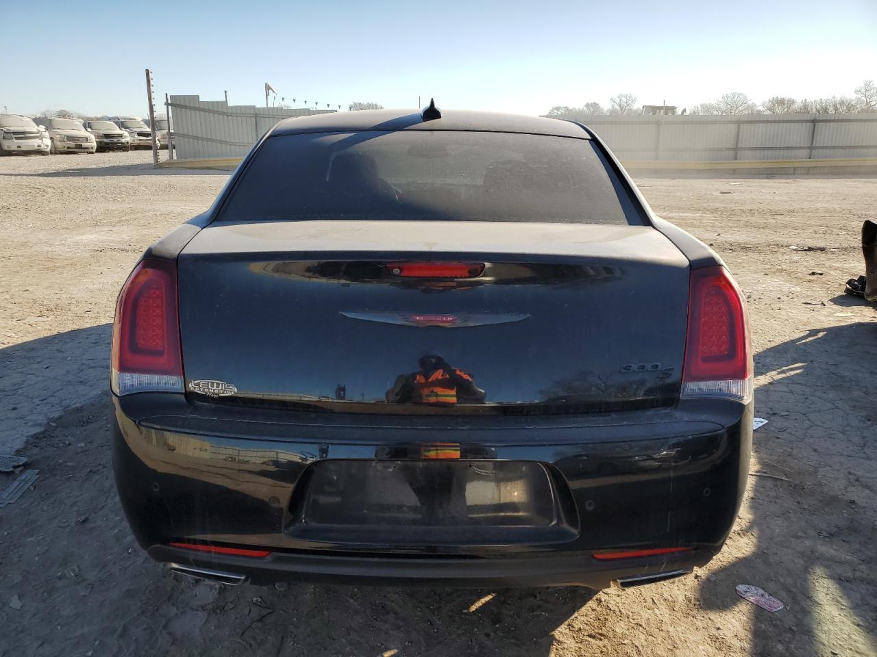 2021 Chrysler 300 S - Image 6