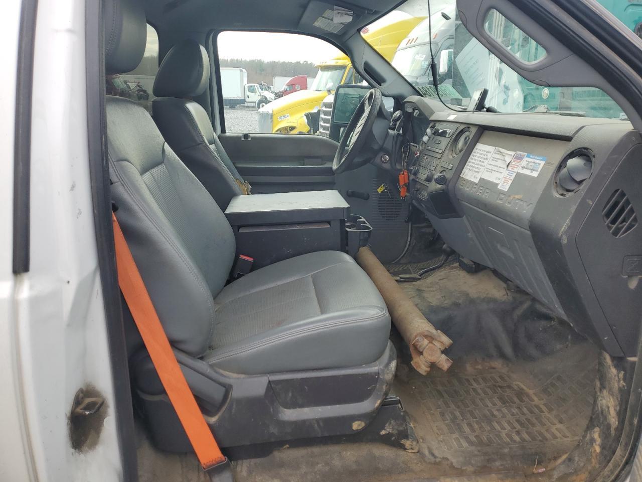 2015 Ford F450 Super Duty - Image 5