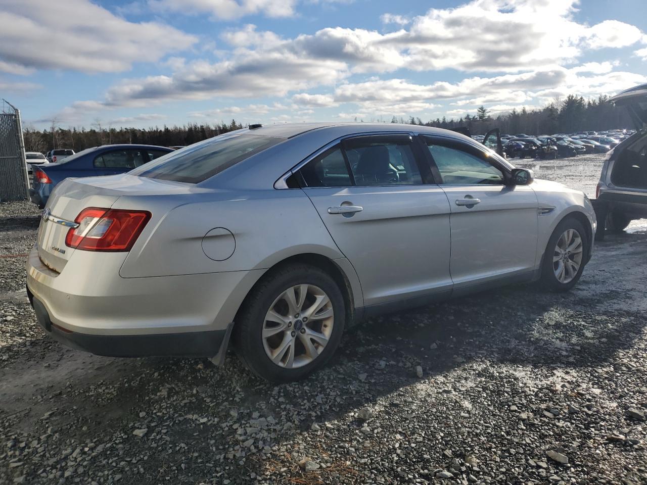 2011 Ford Taurus Sel - Image 3