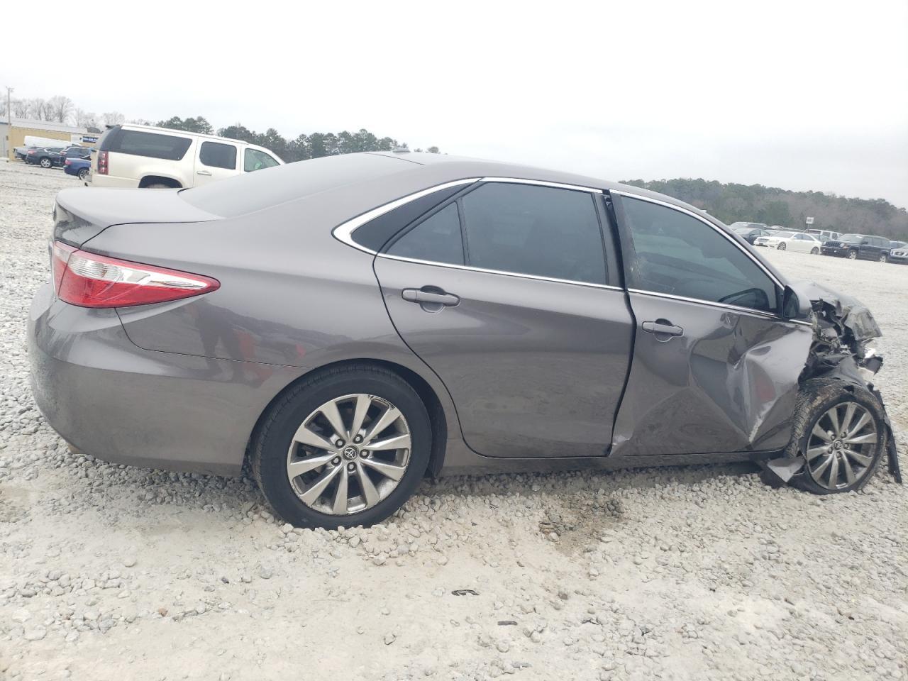 2017 Toyota Camry Le - Image 3