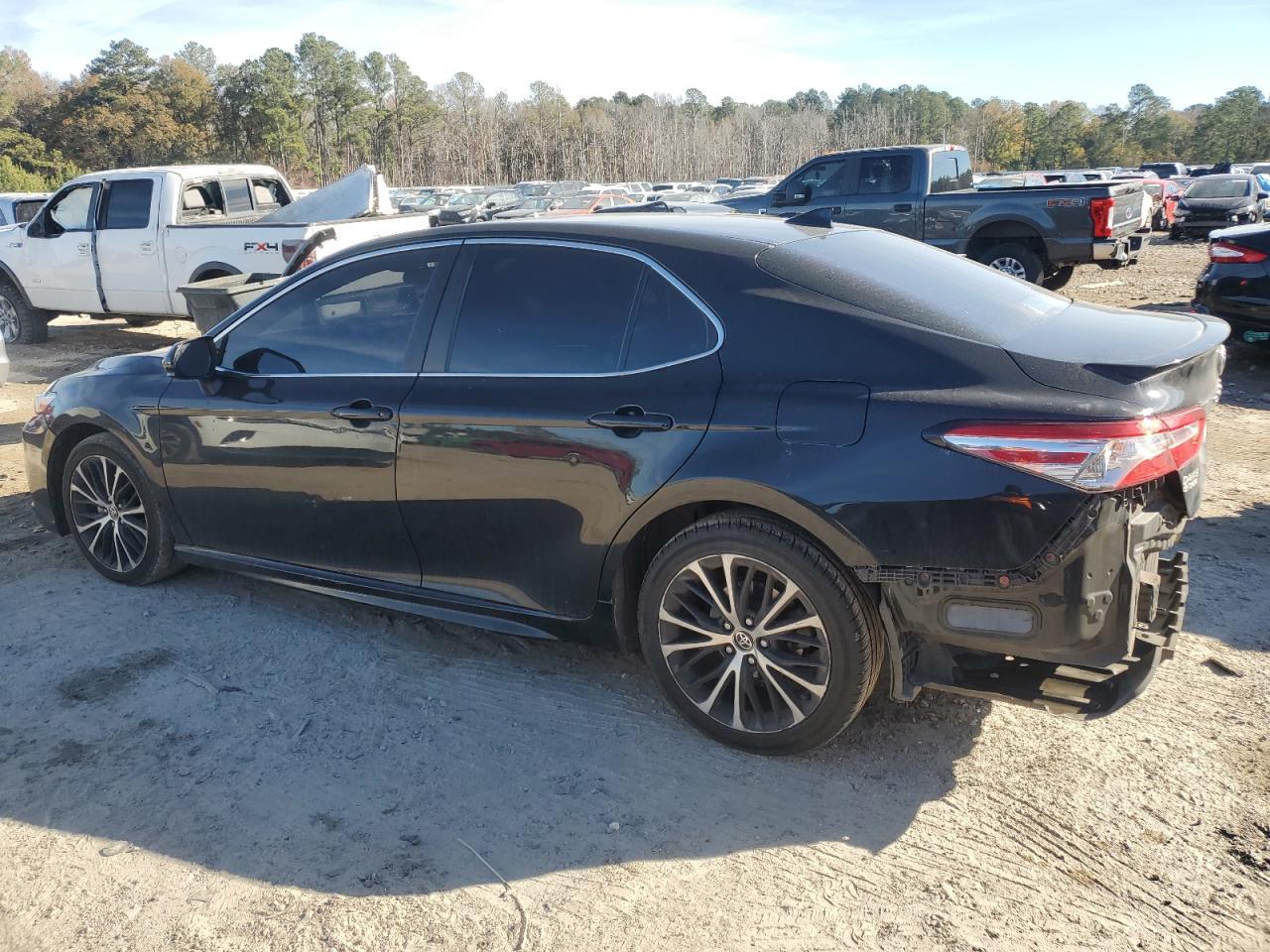 2020 Toyota Camry Se - Image 2