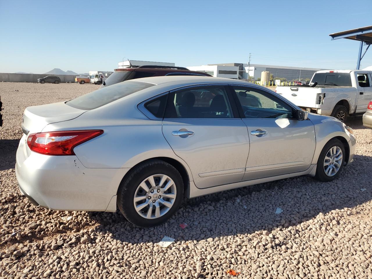 2017 Nissan Altima 2.5 - Фото 3