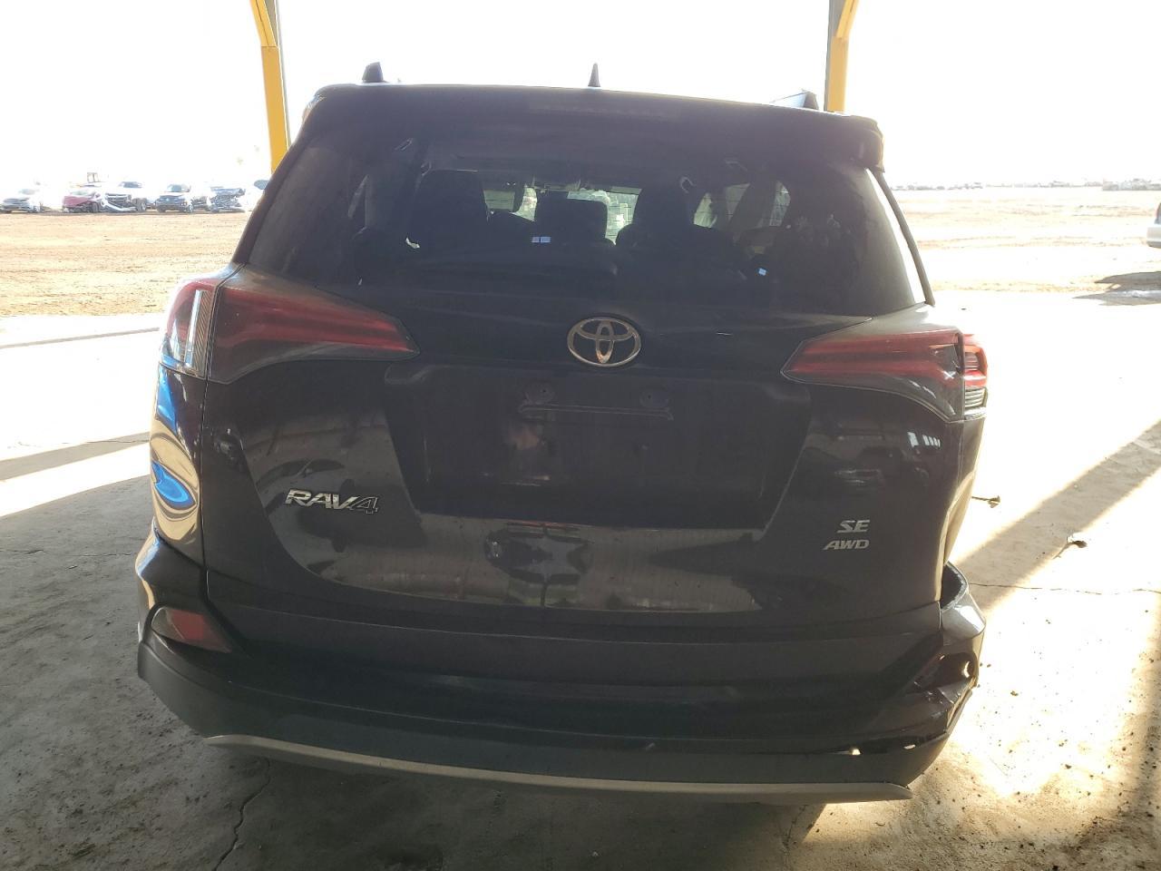 2018 Toyota Rav4 Se - Image 6