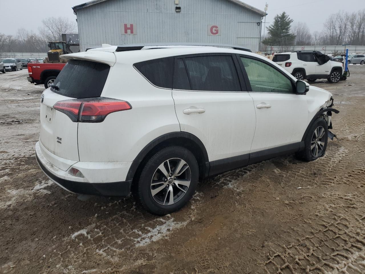 2018 Toyota Rav4 Adventure - Фото 3