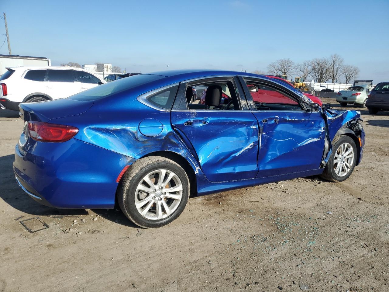 2015 Chrysler 200 Limited - Фото 3