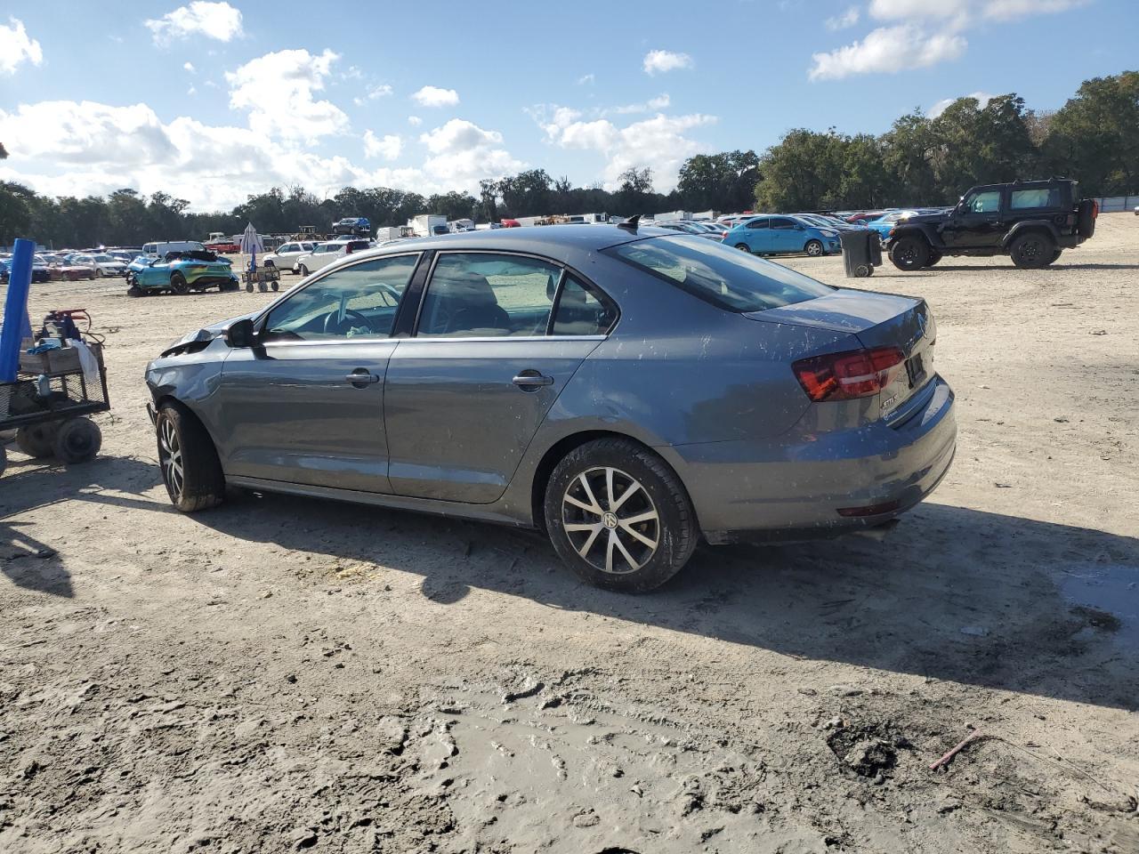 2017 Volkswagen Jetta Se - Image 2